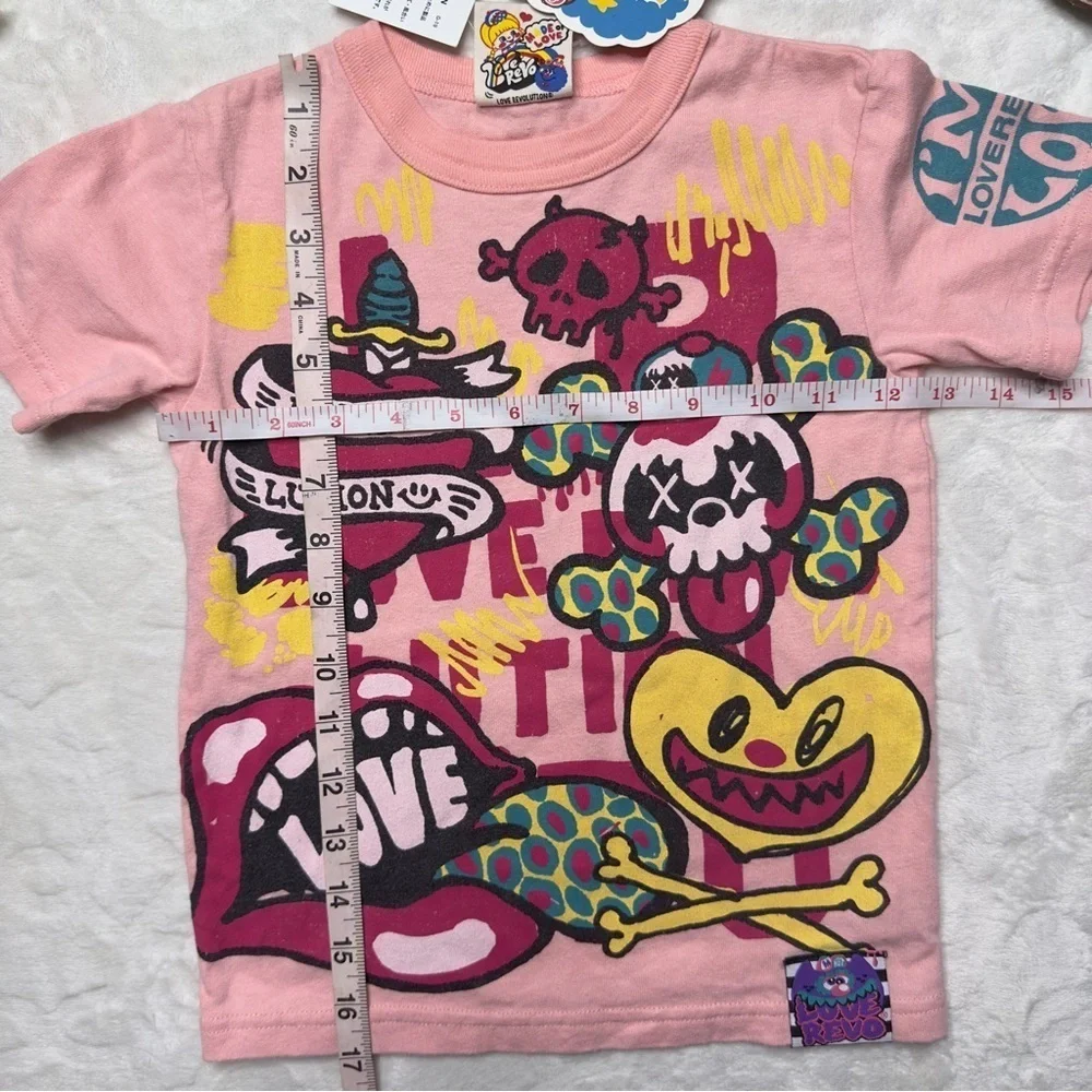 Love Revolution Japanese Harajuku Style Graphic T-shirt in Pink NWT Girls XS